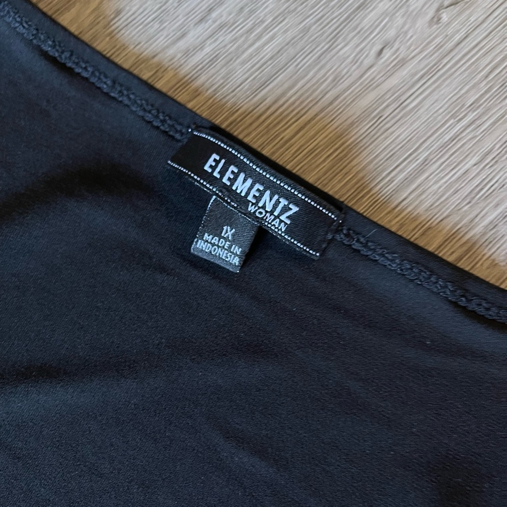 Elementz Pullover Hi-Low Blouse w/ 3/4 Sleeve Black  1X Womens - Picture 2 of 5